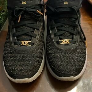 Nike Lebron Pink Diamond Collection. I make deals